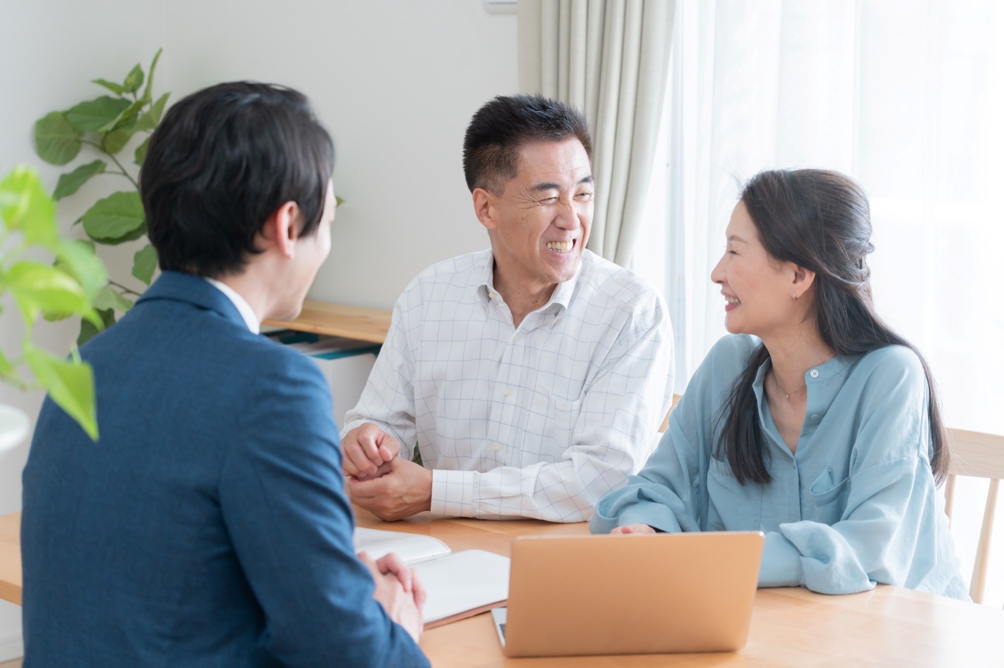Vì sao nhiều nhân sự bất động sản, ngân hàng lâu năm… chuyển sang tư vấn bảo hiểm? - Ảnh 1.
