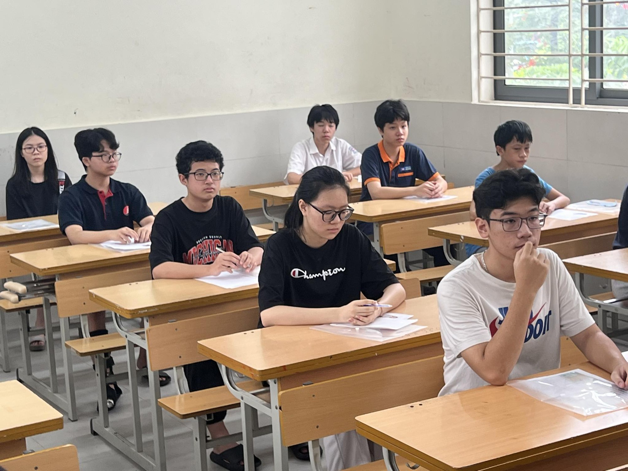 Sáng nay (29/5), gần 125.000 thí sinh Hà Nội làm thủ tục dự thi vào lớp 10 - Ảnh 3.
