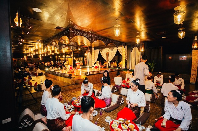 Khách Hàn Quốc há hốc miệng khi đến điểm nổi tiếng ở TP.HCM vào buổi tối, thốt lên: "Thật sự rất khác!"- Ảnh 6.