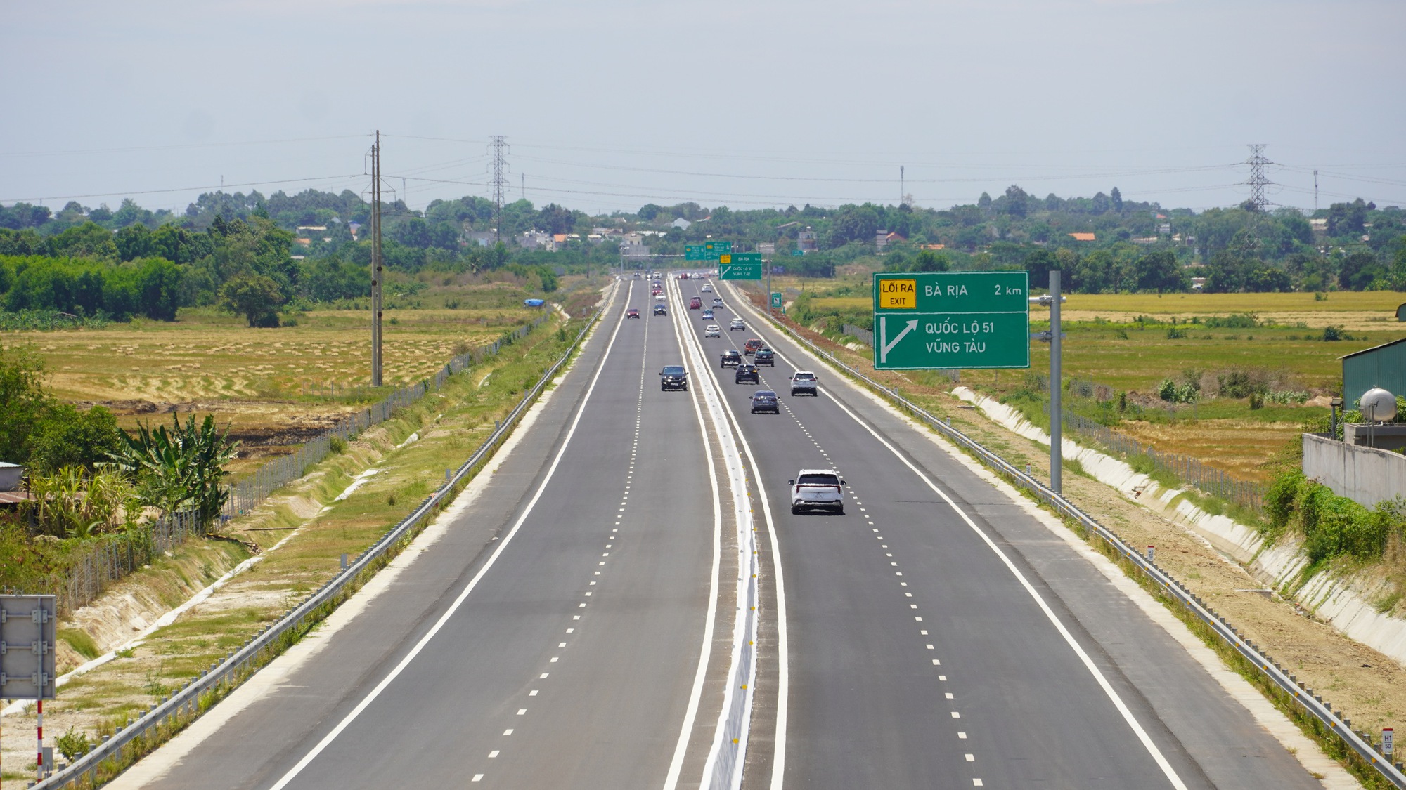 Vì sao đường cao tốc Biên Hoà-Vũng Tàu vắng phương tiện dịp cao điểm? - Ảnh 7.