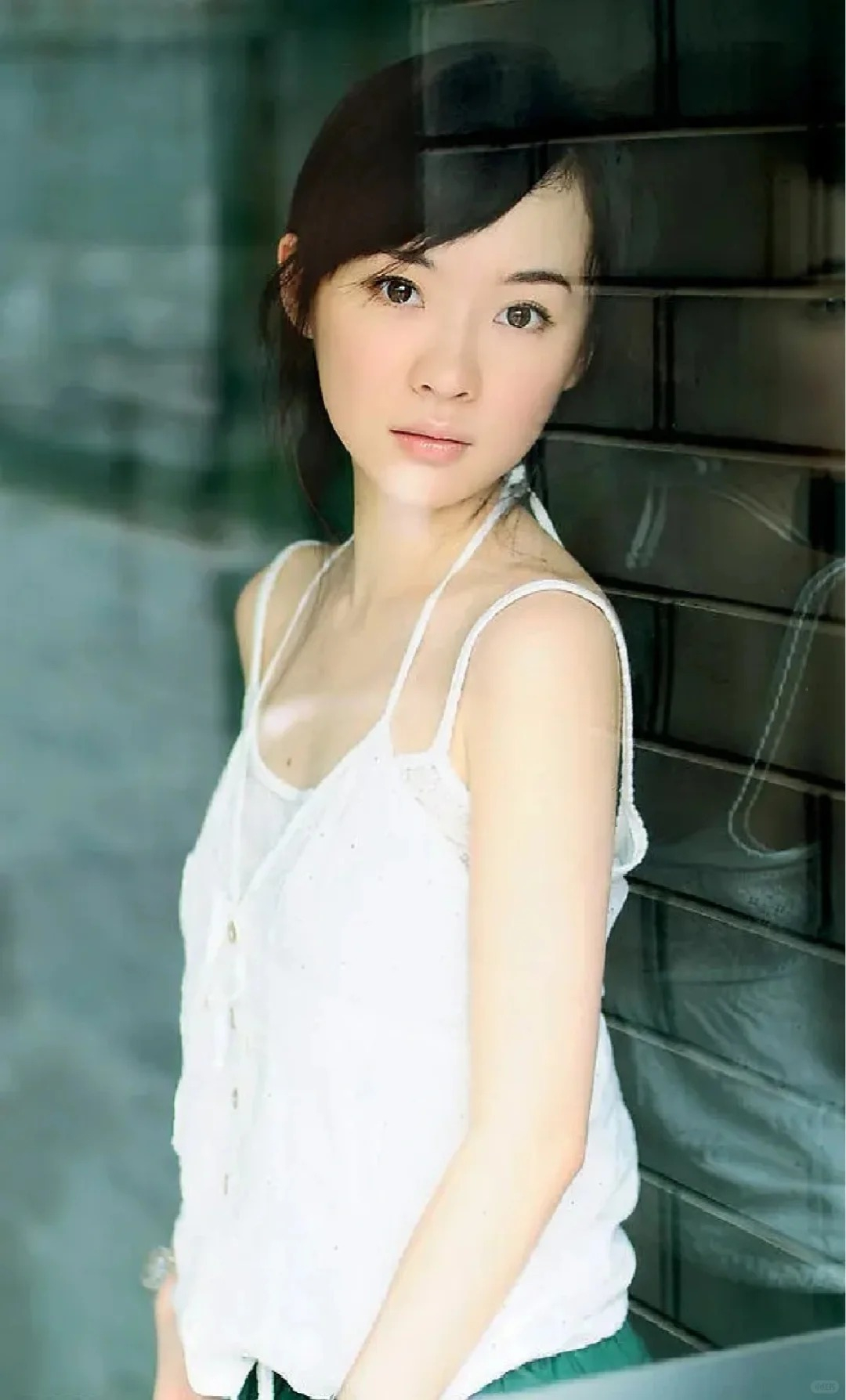 Phú bà showbiz có chồng lên TikTok "thả thính" hot girl: Xây biệt phủ 20.000m2, chi tiền tỷ nuôi chim công và hơn chục chú chó trong nhà- Ảnh 2.