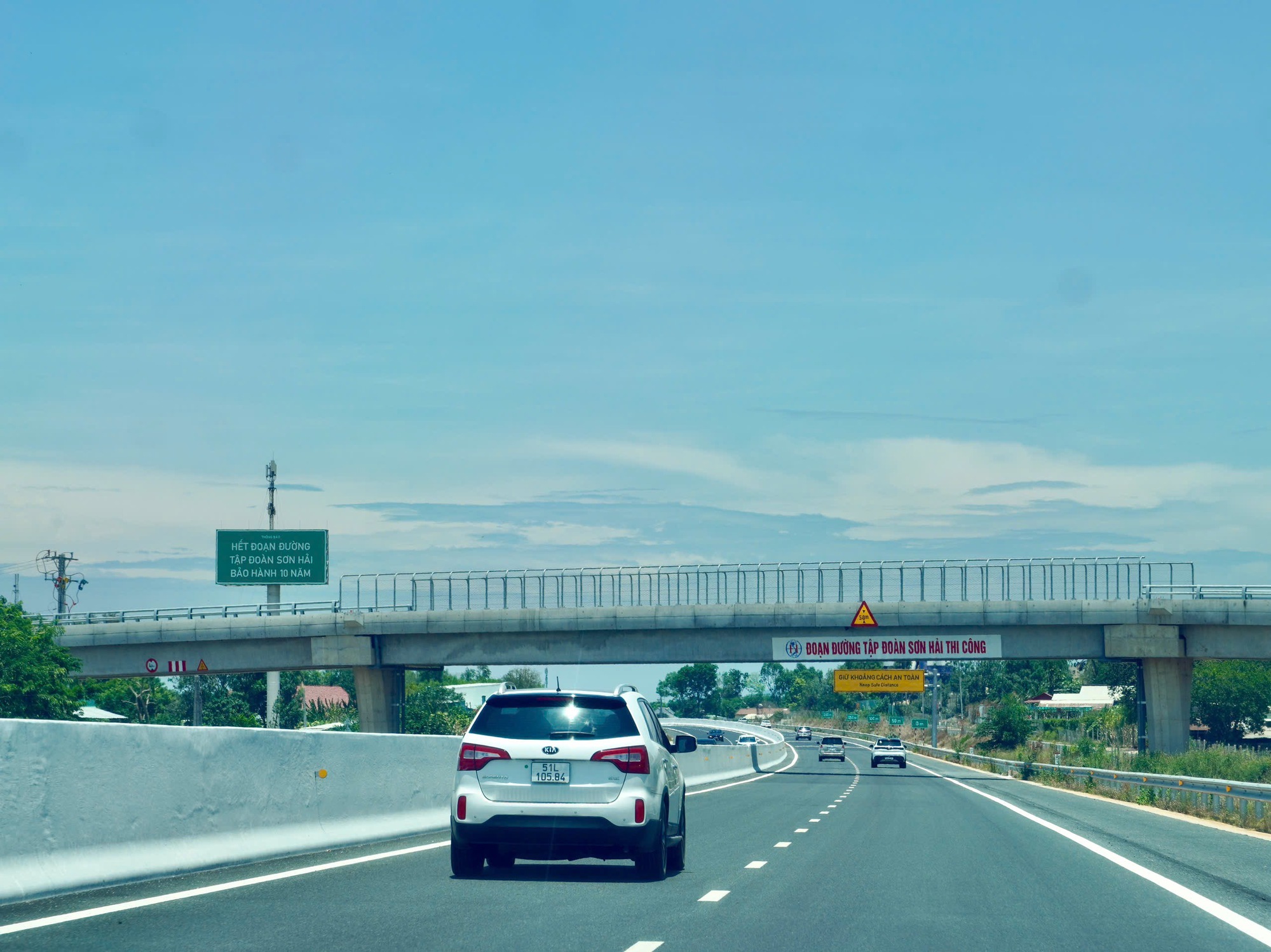Vì sao đường cao tốc Biên Hoà-Vũng Tàu vắng phương tiện dịp cao điểm? - Ảnh 1.