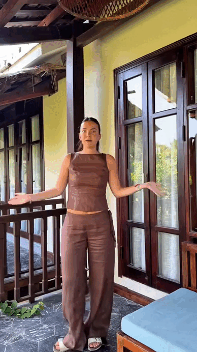 Nữ khách Tây mê mệt tay nghề của "pháp sư Hội An": May 4 món giá hơn 5 triệu, tiếc hùi hụi vì không đặt thêm- Ảnh 1.
