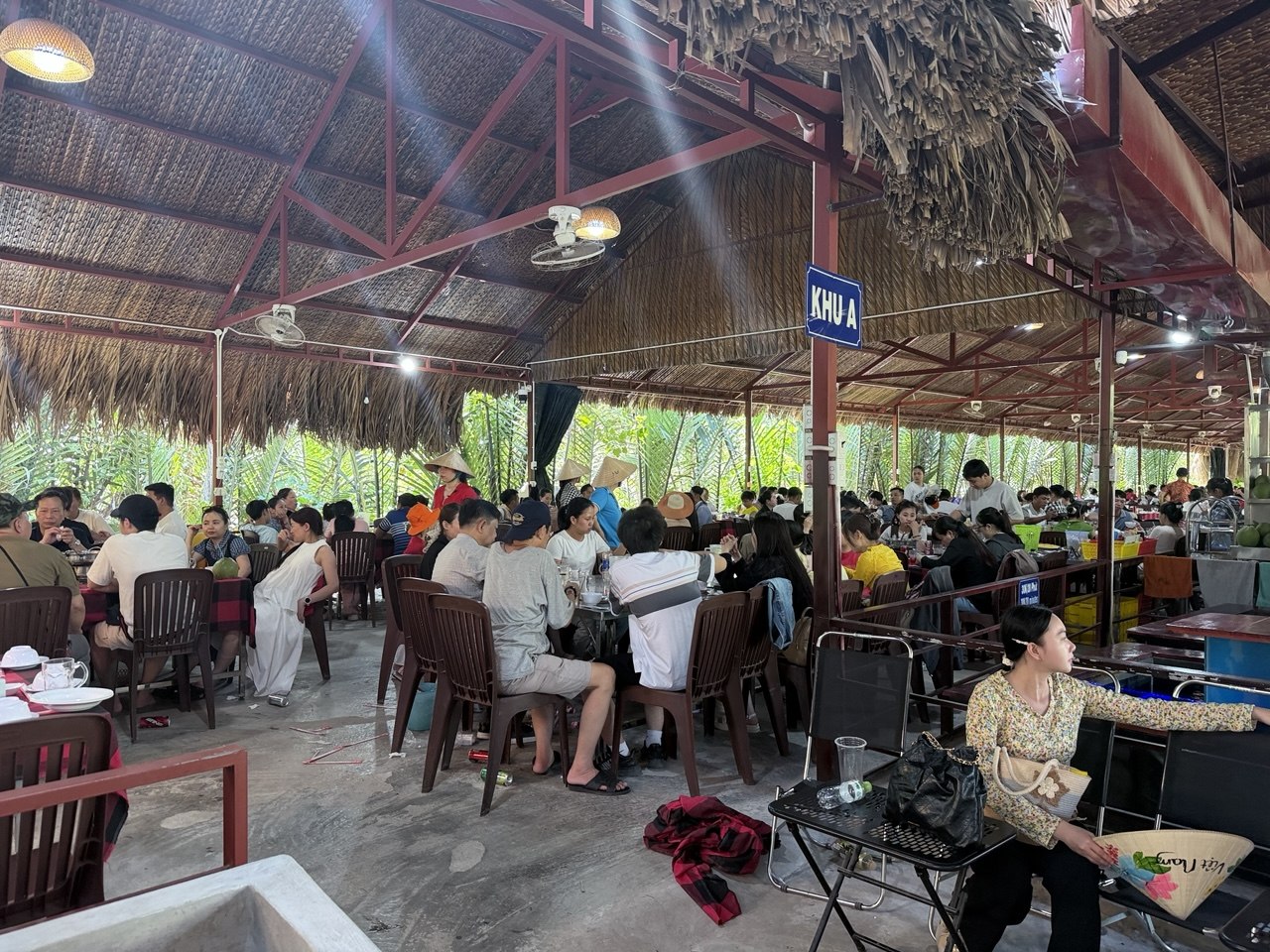 Tour miền Tây đắt khách dịp 30/4-1/5: Hàng trăm du thuyền tại Mỹ Tho- Vĩnh Long hoạt động hết công suất- Ảnh 2.