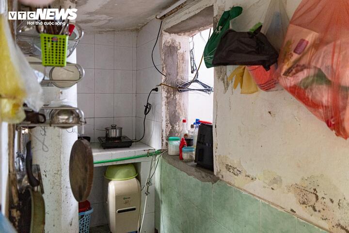 Cận cảnh khu tập thể dày đặc 'chuồng cọp' ở Hà Nội đang chờ cải tạo- Ảnh 19.