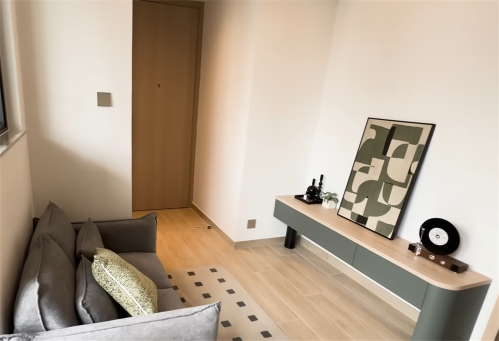 Cô gái trẻ khoe căn hộ 20m² nhỏ hơn 2 chỗ đậu xe nhưng vẫn đủ phòng khách, bếp, phòng ngủ và cả ban công khiến nhiều người bất ngờ- Ảnh 18.