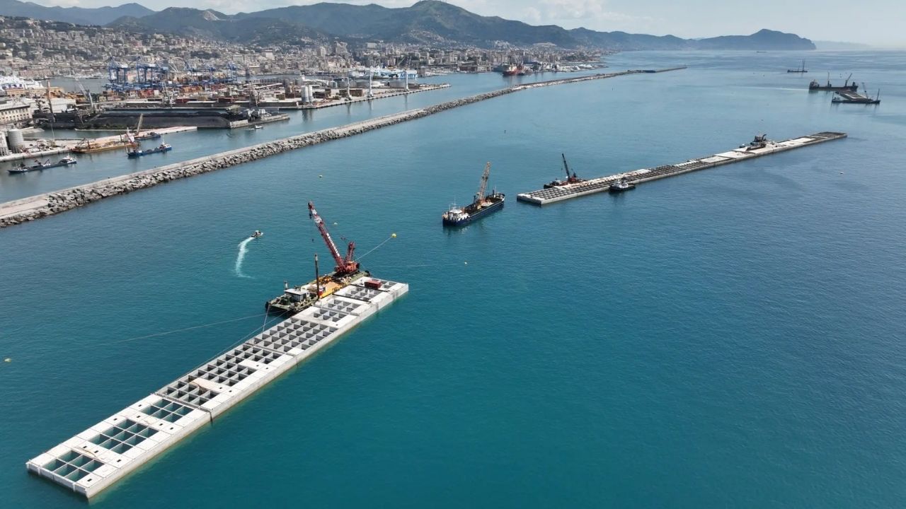 Phát hiện nhiều 'quái vật bê tông' liên tục được thả xuống đáy biển trong 7 ngày, quyết tâm hoàn thành một nhiệm vụ chiến lược - Ảnh 2.