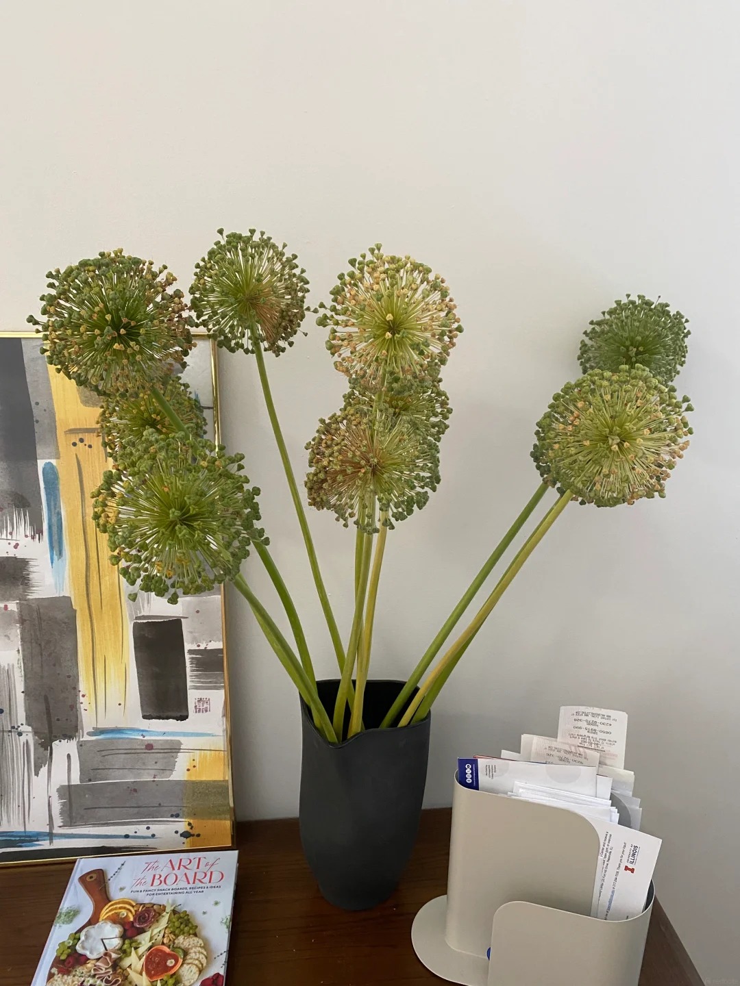 Mê mẩn với hoa Allium: Kẹo mút tím khổng lồ trong nghệ thuật cắm hoa 2026 - Ảnh 19.