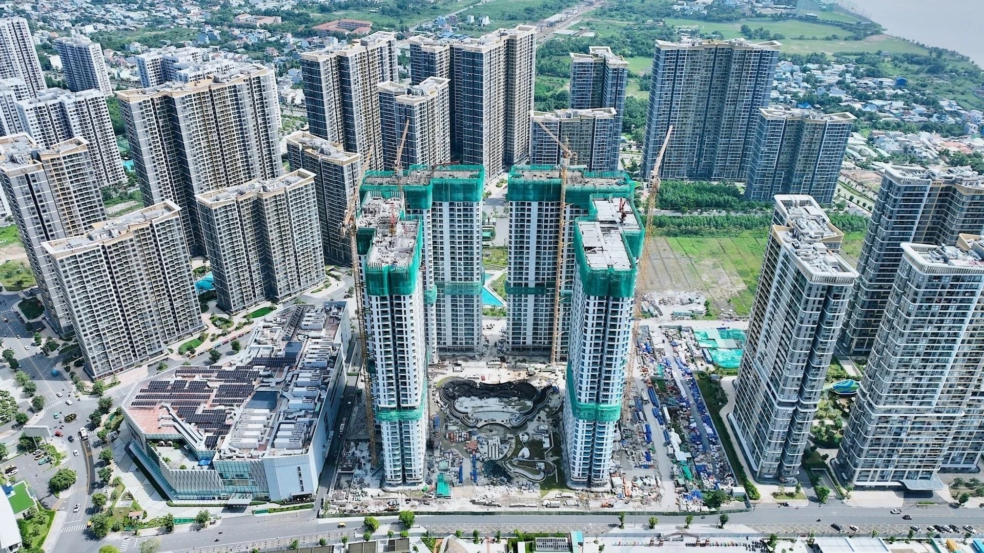 Tham vọng lấn sân bất động sản của loạt ông lớn ngoài ngành- Ảnh 1.