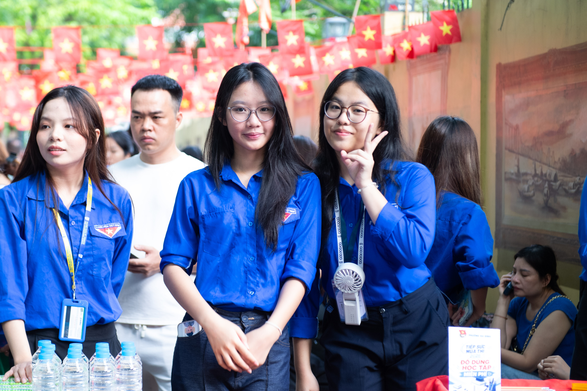 Thi vào lớp 10 Hà Nội buổi đầu tiên: Bắt đầu thời gian làm bài môn Văn, chủ đề nào sẽ được "gọi tên"?- Ảnh 7.