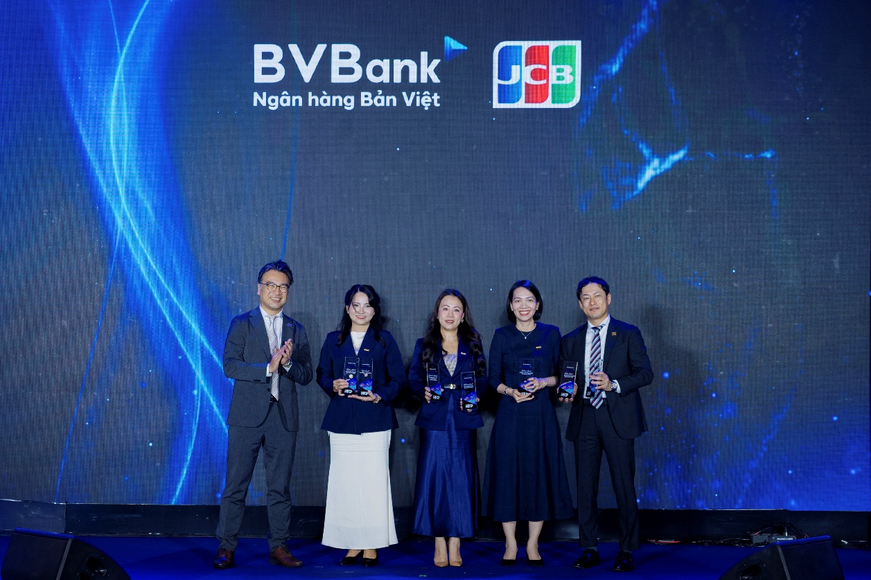 BVBank ghi dấu ấn hoạt động thẻ 2025 với 7 giải thưởng quan trọng - Ảnh 1.