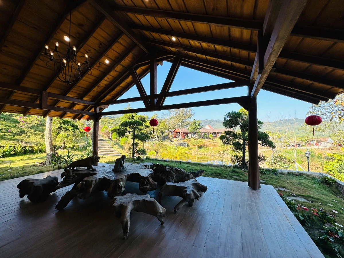 Nam nghệ sĩ Việt cưới vợ đại gia: Xây biệt phủ trên khu đất 10.000m², góc nào cũng chill quên lối về- Ảnh 10.