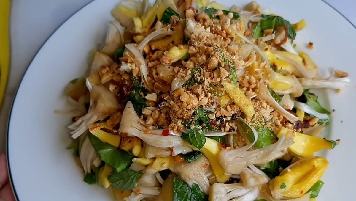 Khách Tây bất ngờ khi gặp loại quả này đầy đường, thốt lên: "Quá nhiều, đủ cho cả Việt Nam ăn" - Ảnh 5.