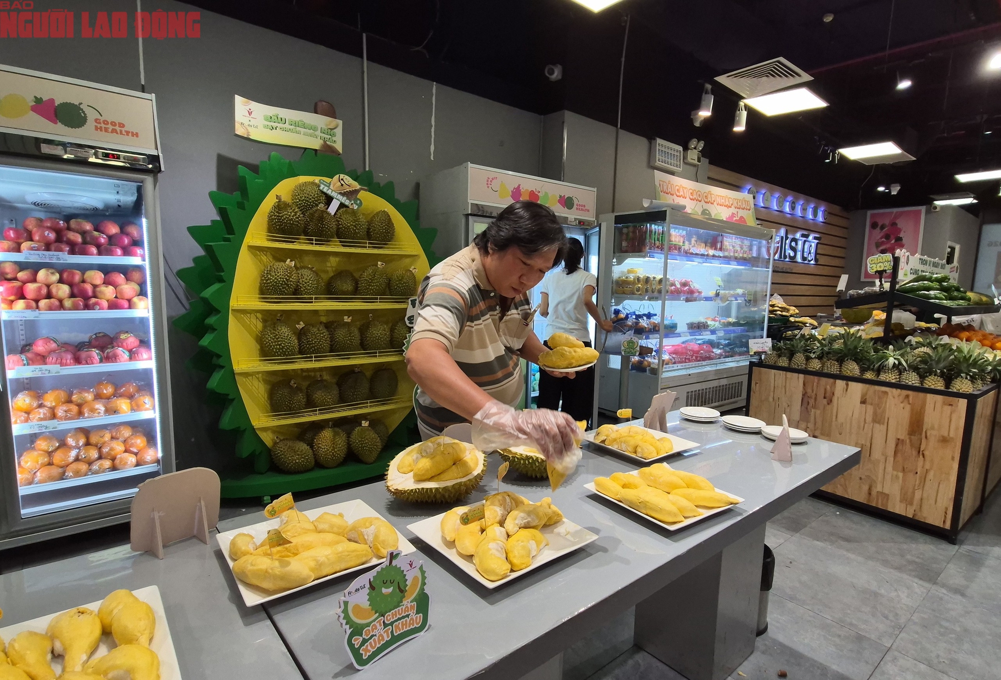 Đi ăn buffet sầu riêng: Khám phá thu nhập khủng từ thợ gõ sầu riêng 60 triệu / tháng - Ảnh 5.