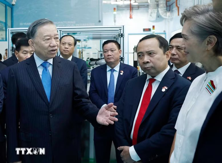 Thăm trung tâm khổng lồ của Singapore, Tổng Bí thư, Chủ tịch nước đánh giá Việt Nam có thể tham khảo ngay- Ảnh 5.