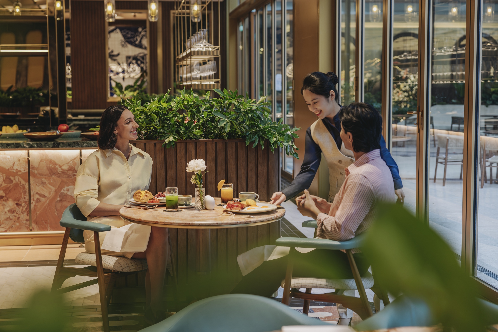 Lợi thế và cơ hội của Việt Nam khi cạnh tranh với Thái Lan, Singapore để trở thành “ngôi sao mới” tại Đông Nam Á về du lịch hạng sang - Ảnh 2.