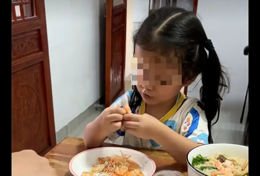 Chỉ một bữa ăn cũng đủ để nhìn ra SỰ THẬT: Về sau có nhờ cậy được con cái hay không!- Ảnh 1.