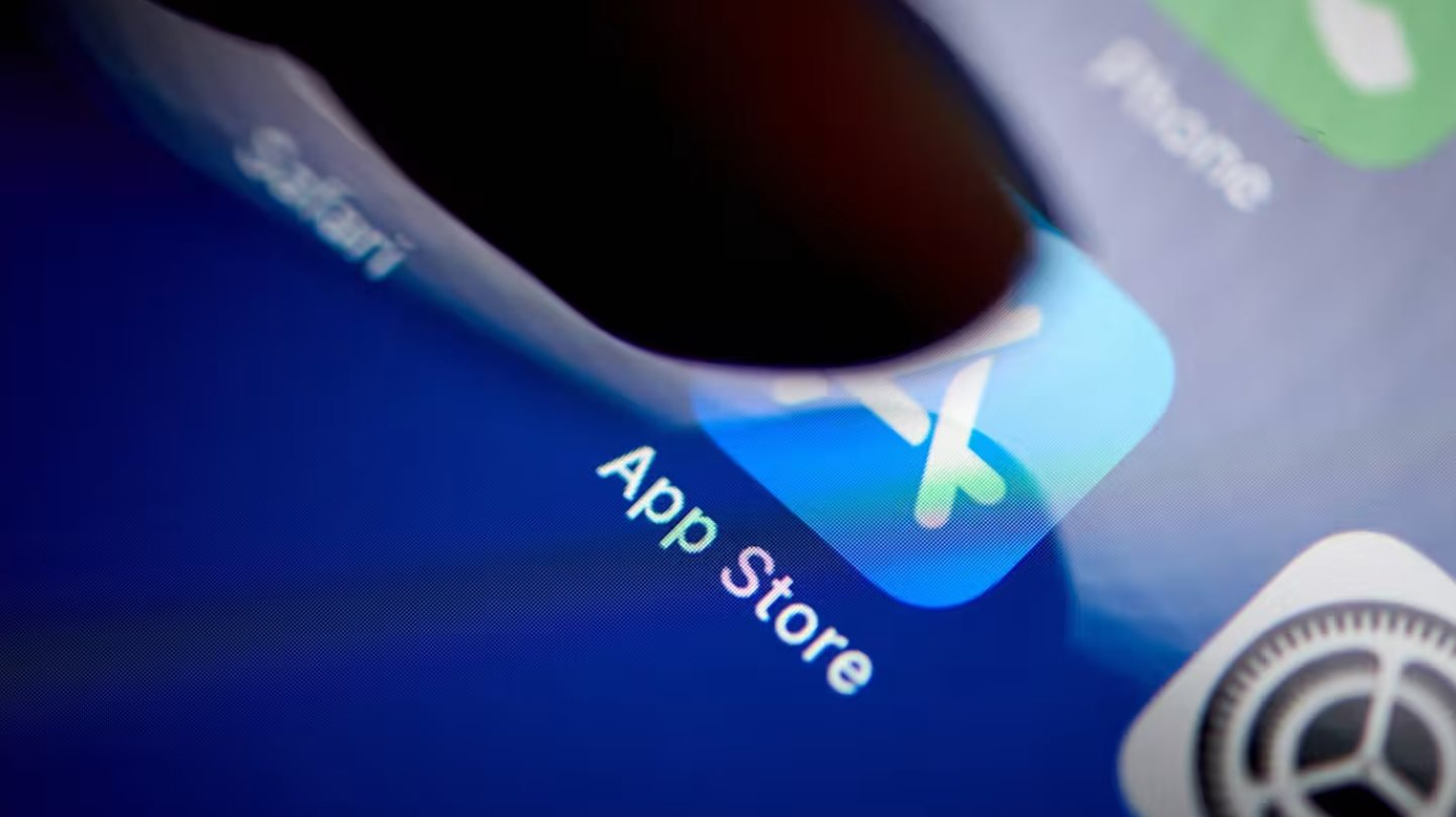 Apple đối đầu "Vibe Coding": Nhà sản xuất iPhone rung lắc trước kỷ nguyên không cần lập trình viên, lo sợ quyền lực AI làm đảo lộn luật chơi- Ảnh 3.