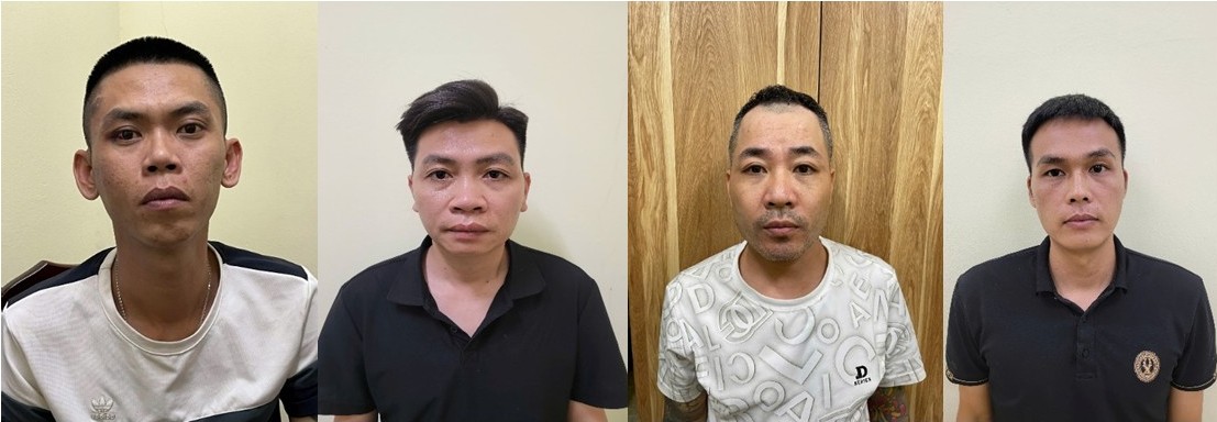 Mang 2,4 kg vàng trong túi vải, Hoàng Tuấn Anh SN 1991 ngay lập tức bị bắt - Ảnh 1.
