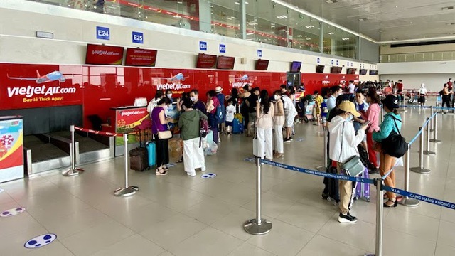 Hành khách bị yêu cầu rời khỏi máy bay, phạt 8,5 triệu vì một hành động- Ảnh 4.