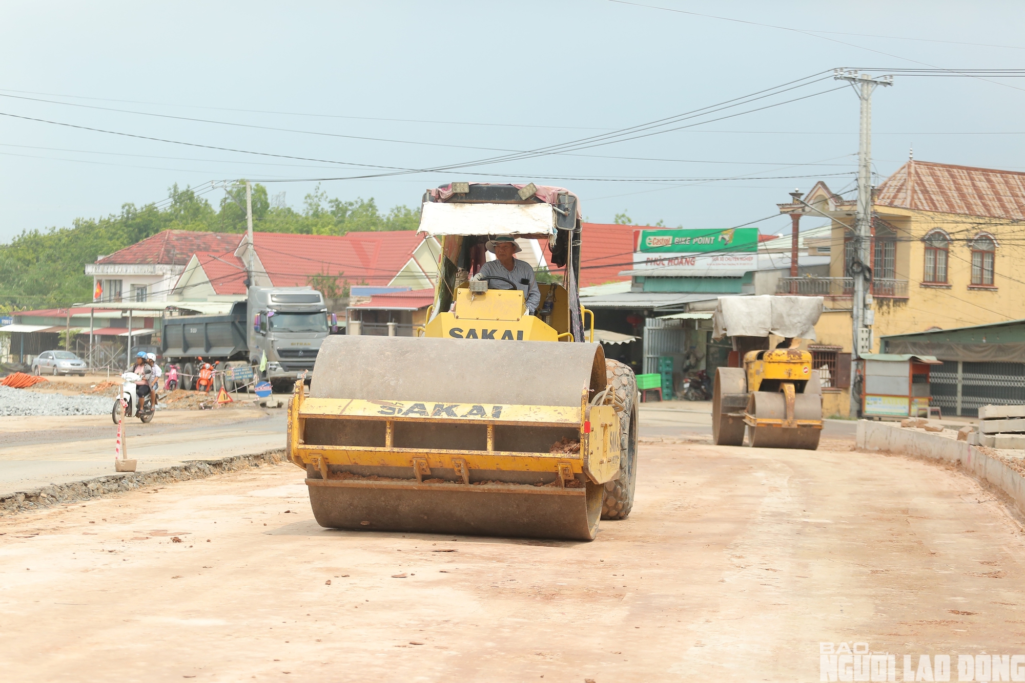 Đường tỉnh 789 TPHCM - Tây Ninh thi công gấp rút , người dân lo ngại bụi bặm - Ảnh 3.