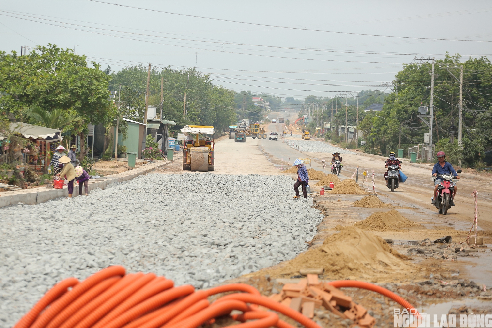 Đường tỉnh 789 TPHCM - Tây Ninh thi công gấp rút , người dân lo ngại bụi bặm - Ảnh 4.