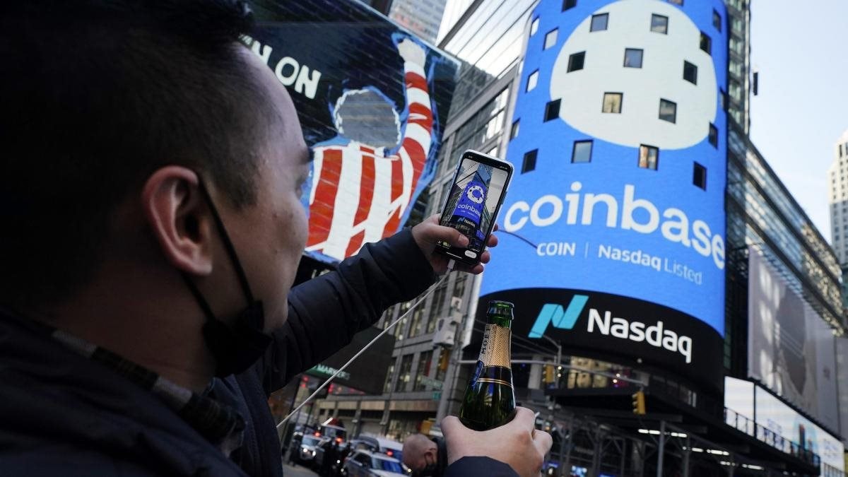 Cắt 14% nhân sự, sàn tiền số Coinbase đánh cược tất tay vào AI: “Doanh nghiệp một người” có phải tương lai mới của ngành crypto?- Ảnh 3.