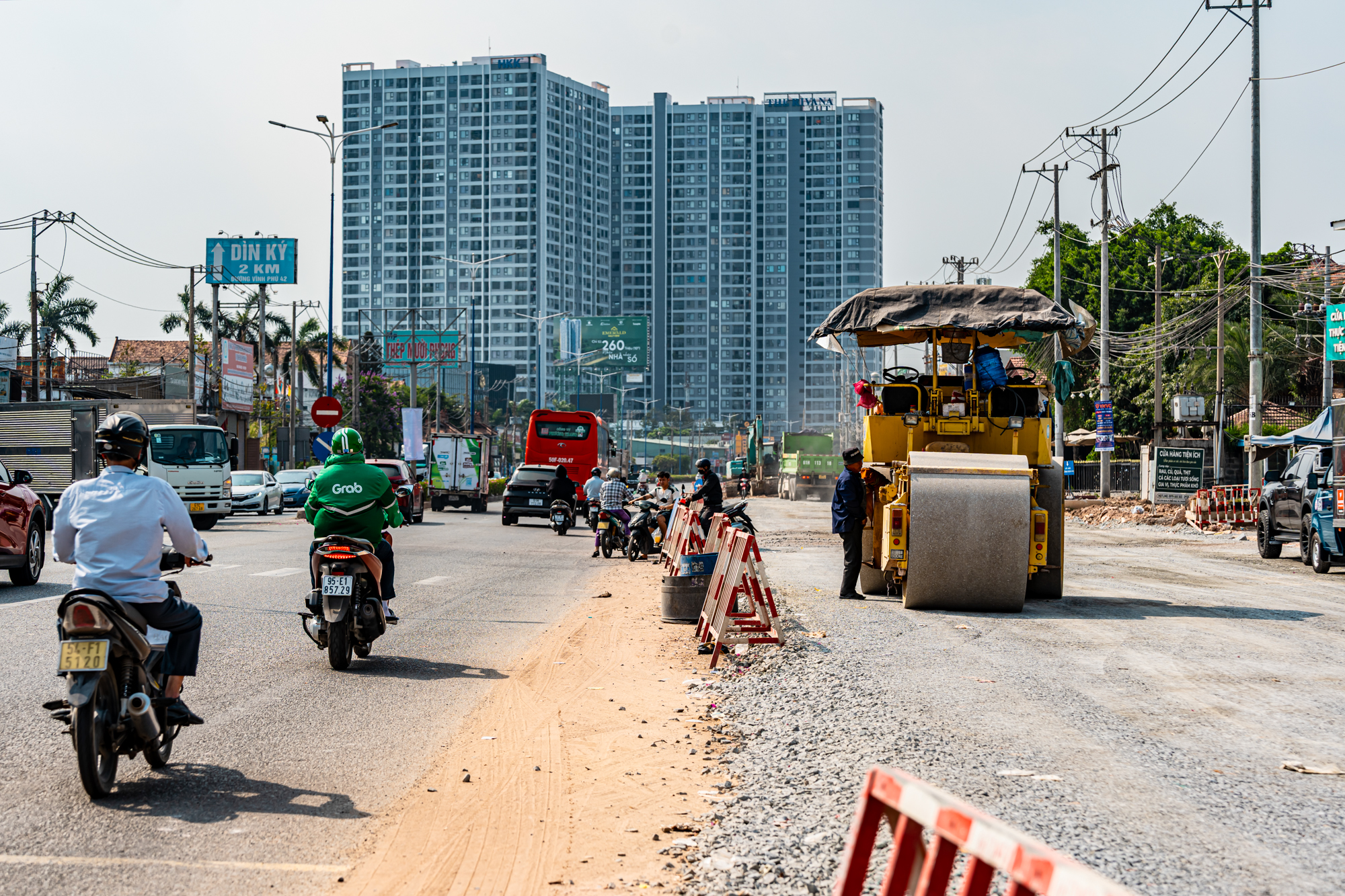 Toàn cảnh đoạn đường đang được đầu tư hơn 6.000 tỷ để mở rộng lên 8 làn xe, tạo cơ hội tiếp cận căn hộ dưới 2 tỷ đồng ở cửa ngõ TP.HCM - Ảnh 2.
