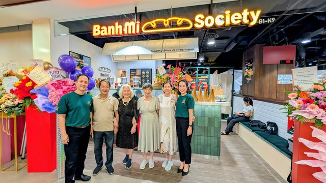 Nữ Giám đốc người Việt bỏ Google, mở tiệm bánh mì tại Singapore: thương hiệu đầu tiên và duy nhất được khách sạn 4 sao 