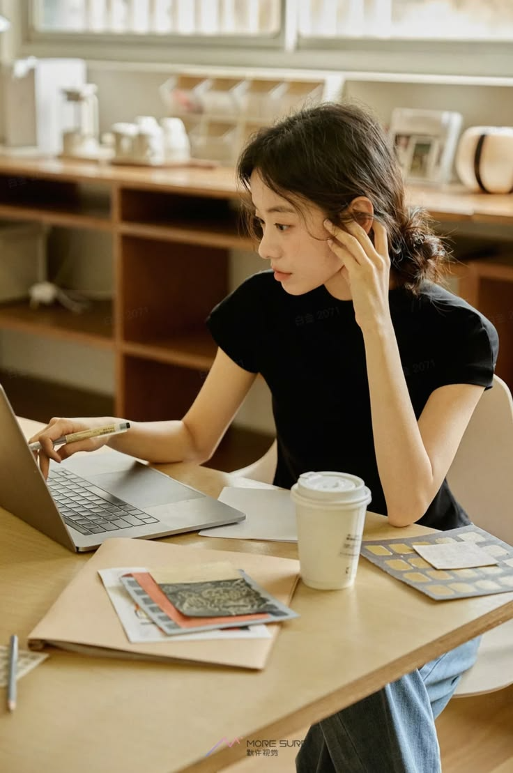 Lời khuyên cho người mới đi làm văn phòng- Ảnh 1.