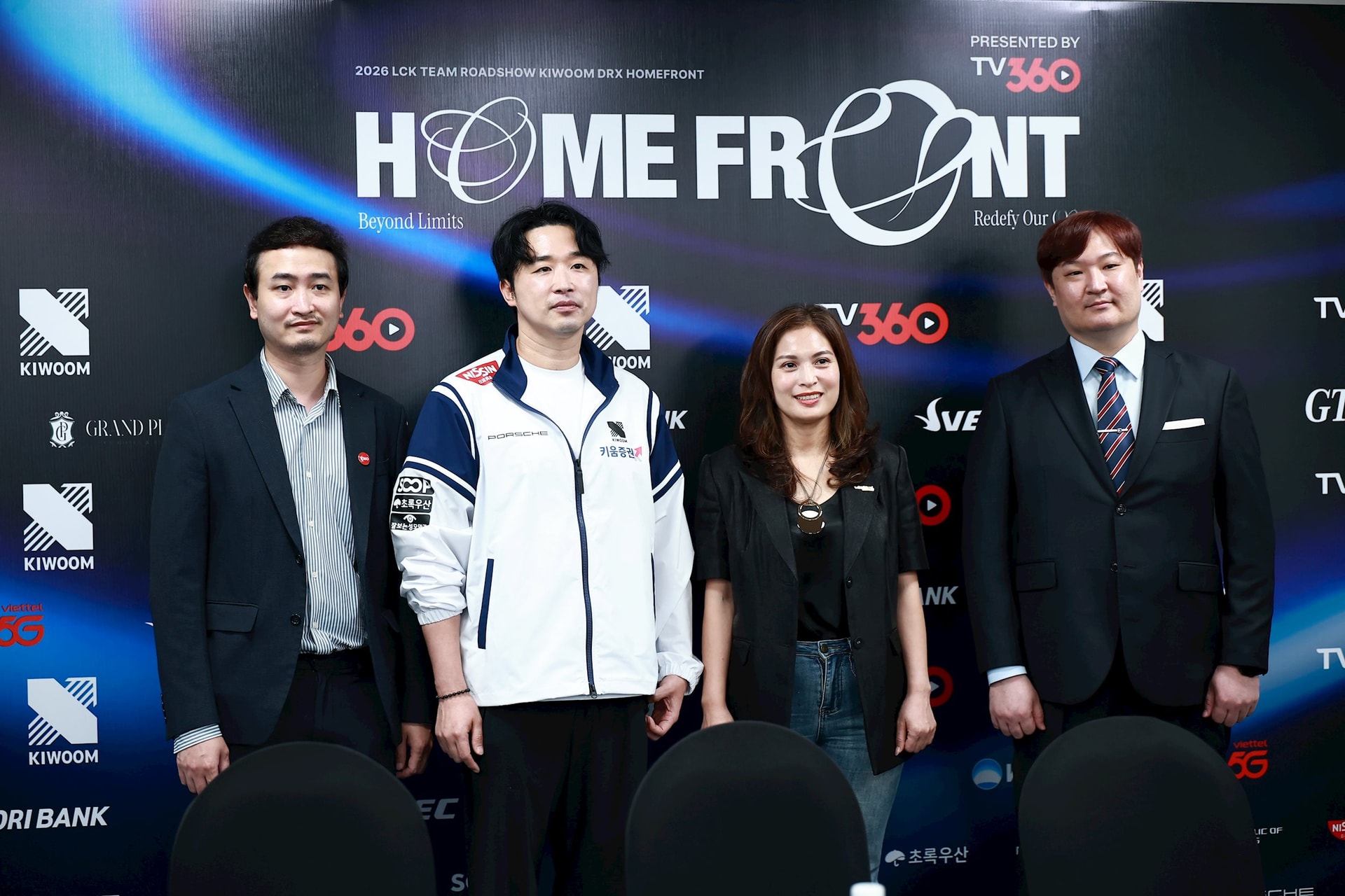 Hàng loạt ông lớn Esports Hàn Quốc đổ bộ Hà Nội, làm một việc khiến fan Liên Minh Huyền Thoại 'đứng ngồi không yên'- Ảnh 4.