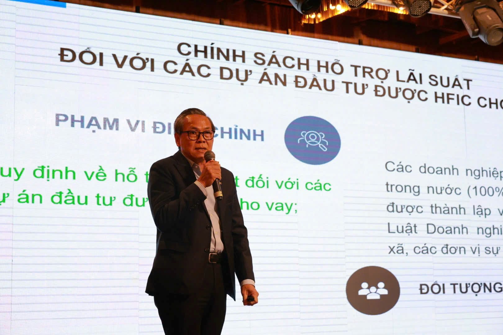 Vay 200 tỷ đồng được hỗ trợ 100% tiền lãi: TP.HCM kích cầu 5 nhóm ngành trọng điểm, ưu ái đặc biệt- Ảnh 2.