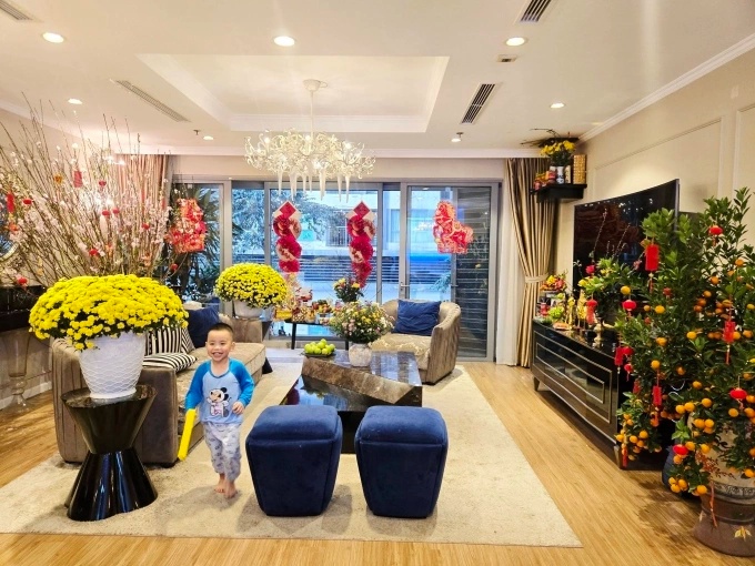 Nam thần showbiz cưới bạn 