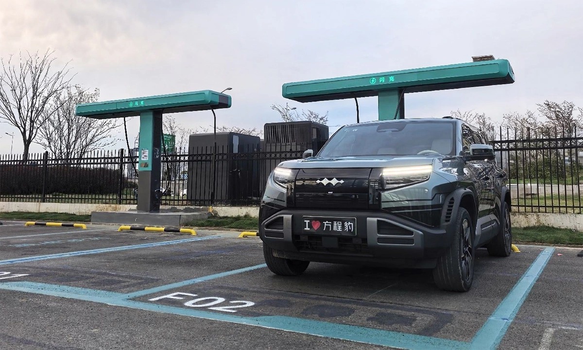 Hãng xe Trung Quốc đang bán tại Việt Nam vừa làm một điều 'không tưởng': Mang xe điện ra giữa sa mạc để cắm sạc, kết quả thu về thật bất ngờ - Ảnh 4.