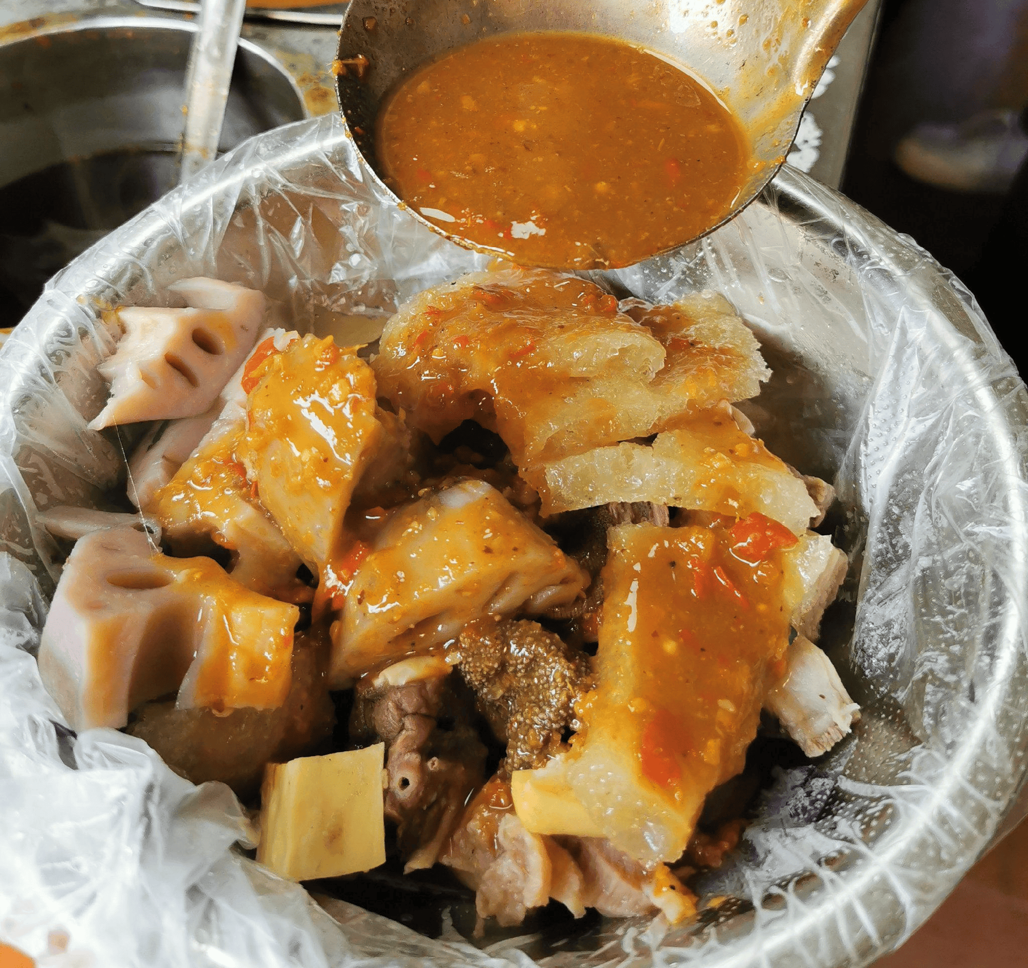 Hạ Châu không chỉ có cổ trấn Hoàng Diêu: 6 món ăn vặt mà dân bản địa giữ kỹ trong hẻm nhỏ- Ảnh 1.