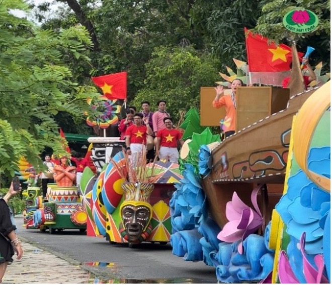 Đầm Sen đang bị lãng quên giữa lúc thị trường vui chơi, giải trí bùng nổ?- Ảnh 1.