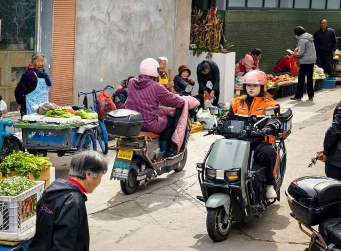 Đàn ông đi nhà máy, đàn bà ra đường làm "nữ hiệp giao hàng": Làn sóng mẹ bỉm Trung Quốc đang viết lại luật chơi của ngành ship đồ ăn- Ảnh 2.