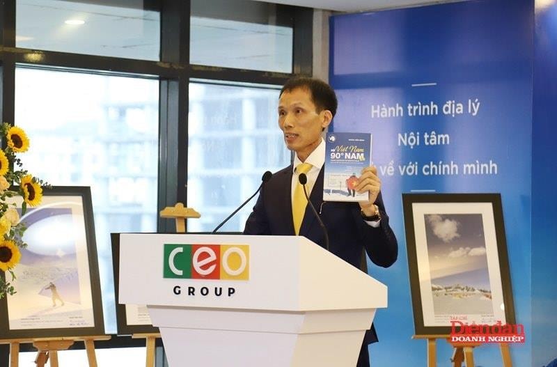 Người Việt đầu tiên chinh phục hơn 150 quốc gia và vùng lãnh thổ, được tổ chức du lịch danh giá hàng đầu thế giới trao chứng nhận hành trình hiếm có là chủ tịch một doanh nghiệp BĐS lớn- Ảnh 1.
