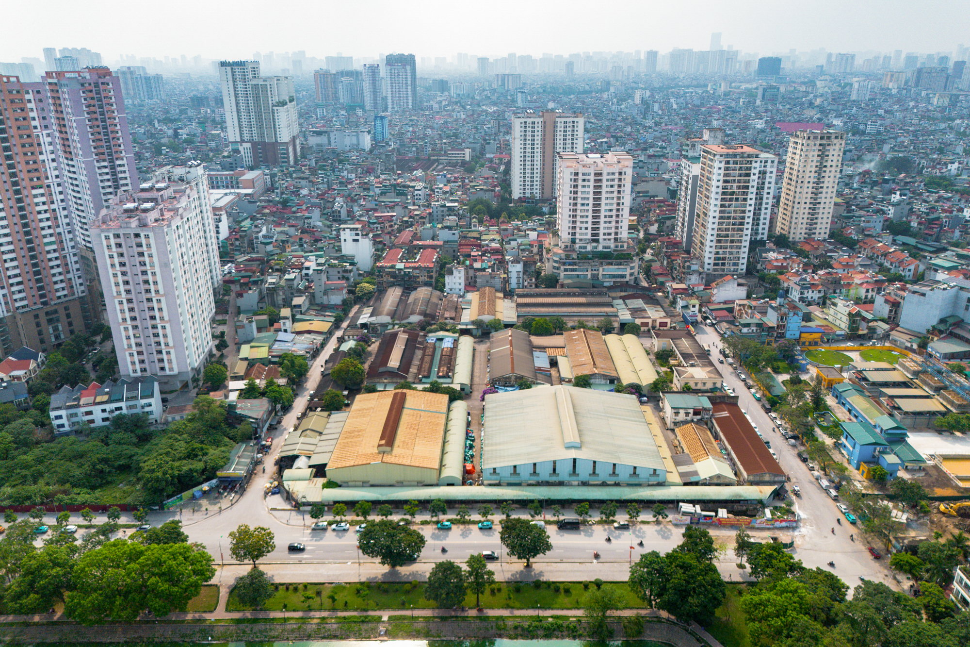Toàn cảnh khu đất ven hồ sắp chuyển đổi từ nhà máy sang chung cư tại Hà Nội - Ảnh 1.