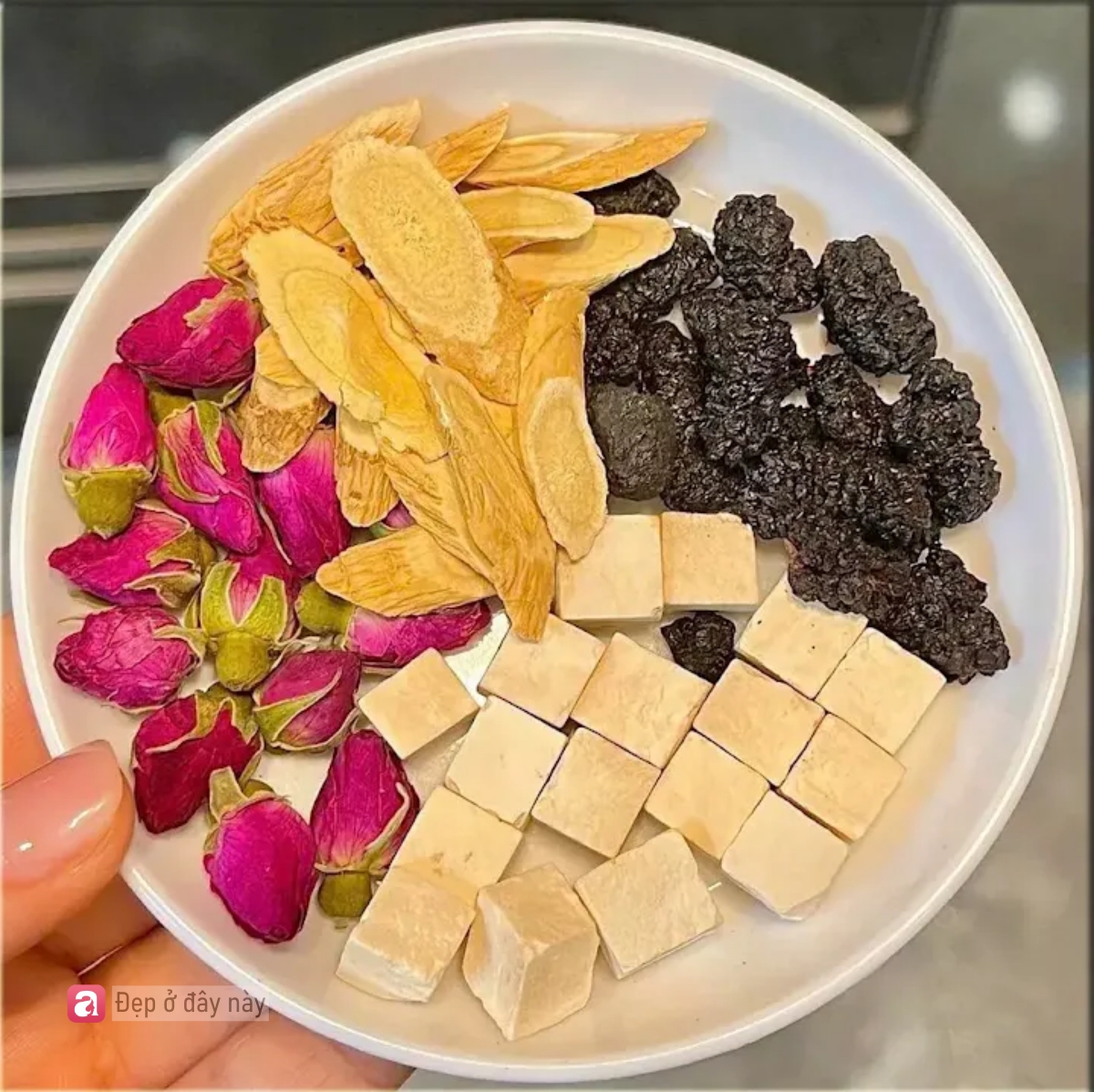 Phụ nữ sau tuổi 40 đẹp nhất không phải vì trẻ, mà vì biết chăm bản thân mình đúng cách- Ảnh 5.