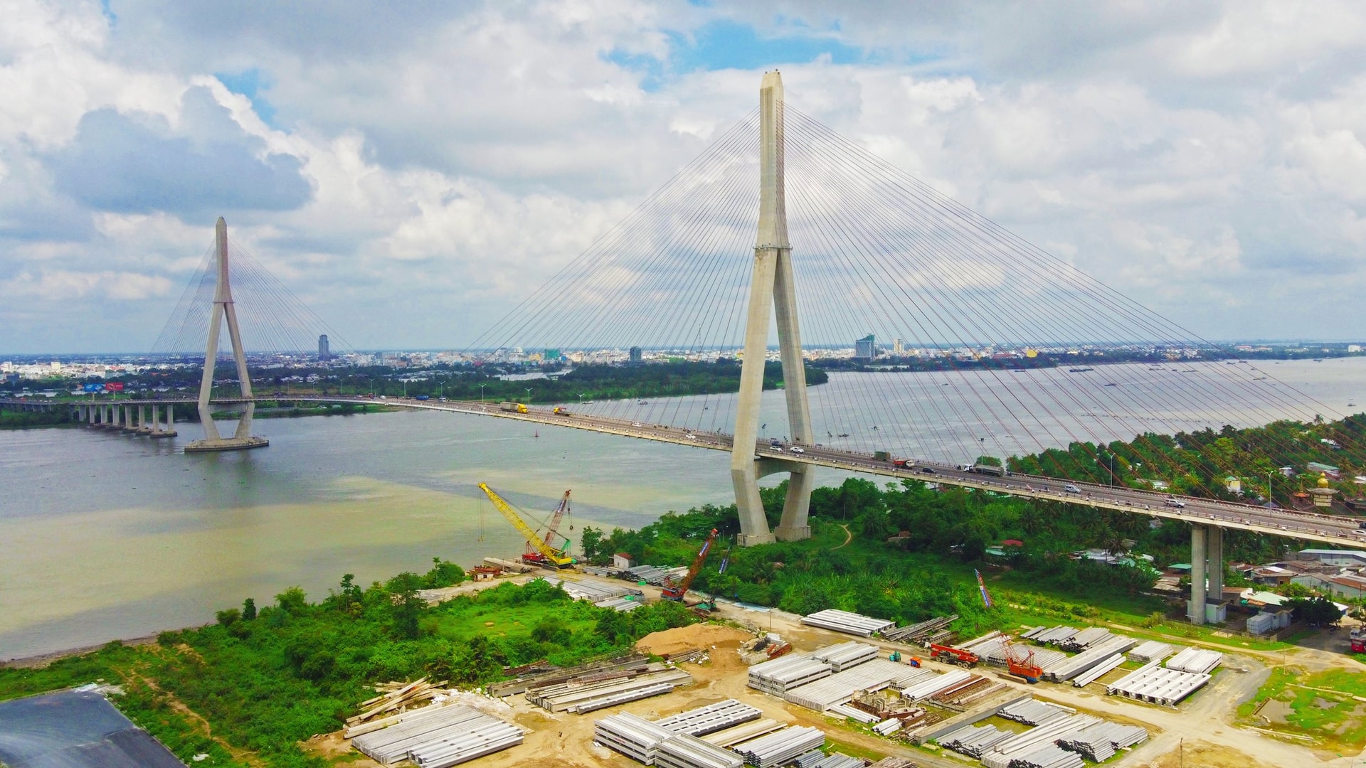 Khối bê tông từ độ cao hàng chục mét đổ sập hoàn toàn, nhưng Việt Nam vẫn thành công đưa công trình hơn 340 triệu USD về đích và lập kỷ lục Đông Nam Á- Ảnh 1.
