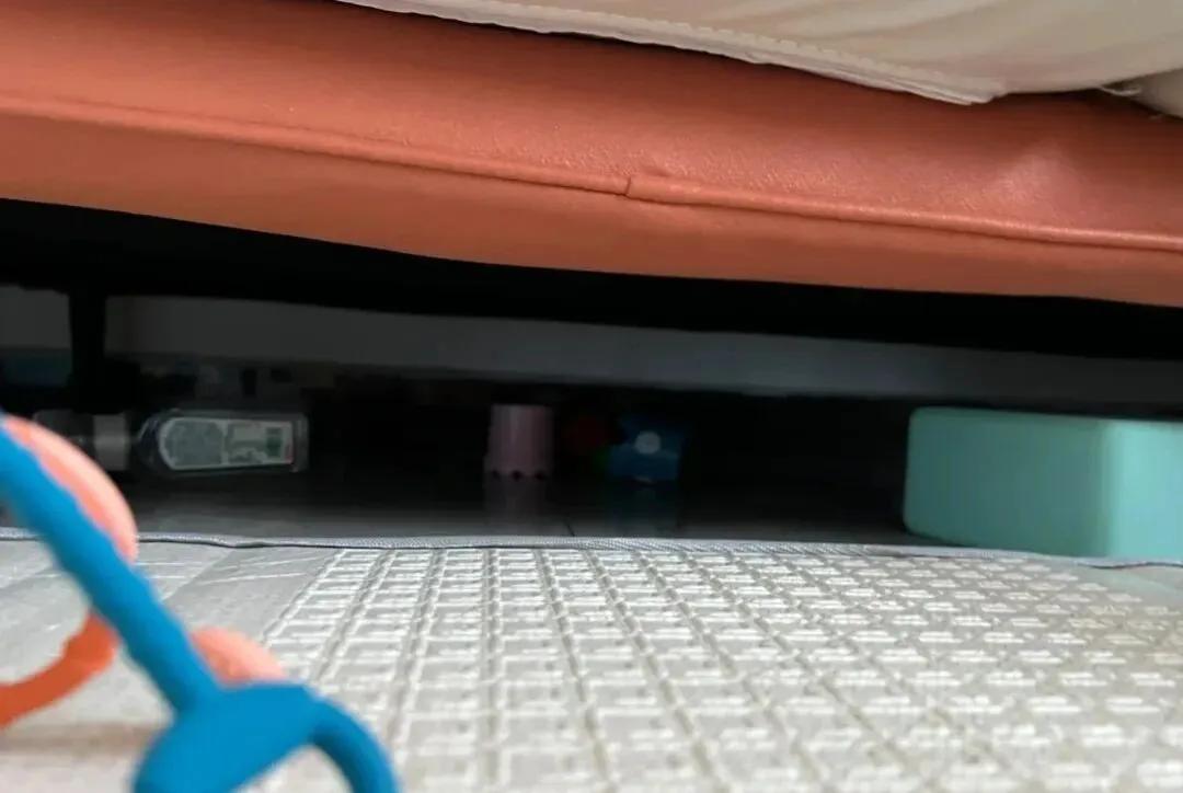 Sau khi bỏ đi chiếc ghế sofa, tôi phát hiện ra phòng khách là một "kho báu" về không gian, tôi thực sự hối tiếc vì đã không vứt bỏ nó sớm hơn - Ảnh 3.