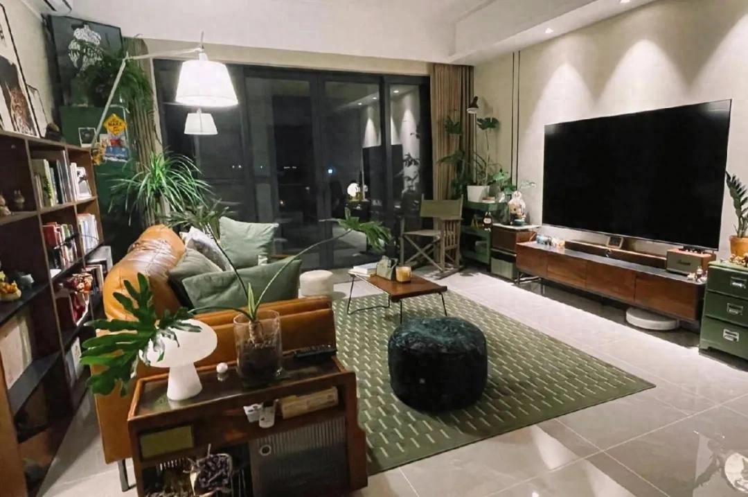 Sau khi bỏ đi chiếc ghế sofa, tôi phát hiện ra phòng khách là một "kho báu" về không gian, tôi thực sự hối tiếc vì đã không vứt bỏ nó sớm hơn - Ảnh 1.