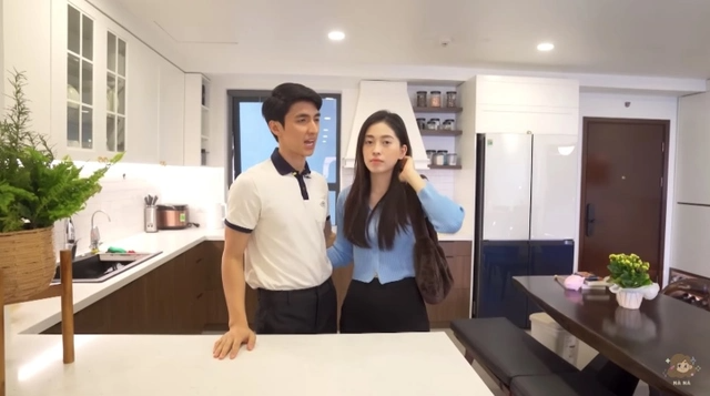 Mỹ nhân showbiz kết hôn với mối tình đầu: Ở chung cư đẹp như mộng, lại được "chồng soái ca" tặng biệt thự view hồ siêu đẳng cấp- Ảnh 6.