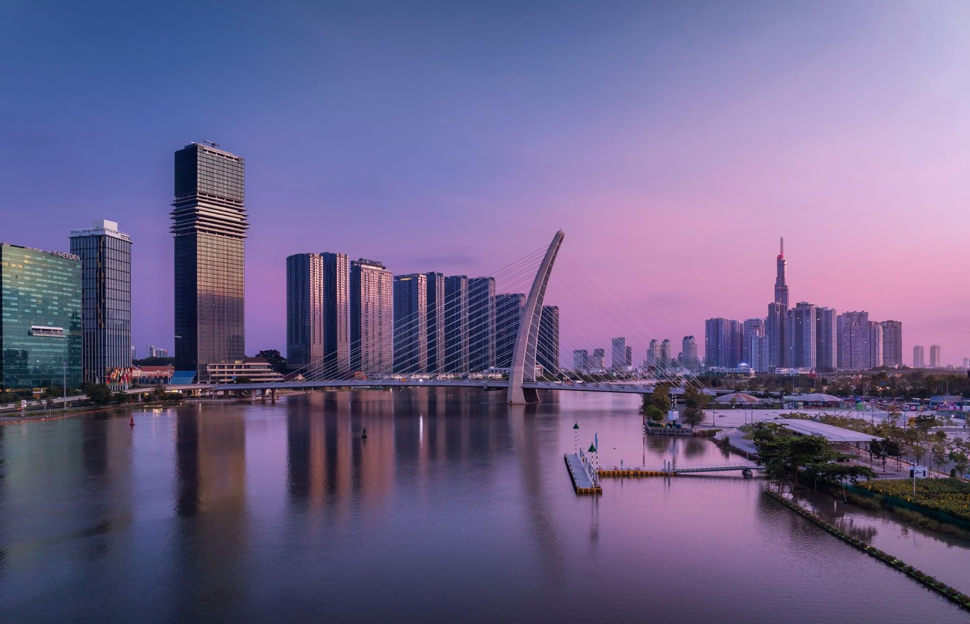 5 năm sau cái bắt tay giữa Masterise Homes và Marriot International, căn hộ hàng hiệu The Ritz-Carlton Residences từng khuấy đảo Hà Nội nay xuất hiện tại vị trí đắc địa nhất TPHCM- Ảnh 1.