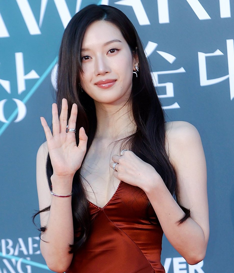 Mỹ nhân đẹp nhất Baeksang 2026 đây rồi: Visual sáng hơn cả mặt trời giữa trưa, body mướt mượt không ai cưỡng nổi- Ảnh 7.