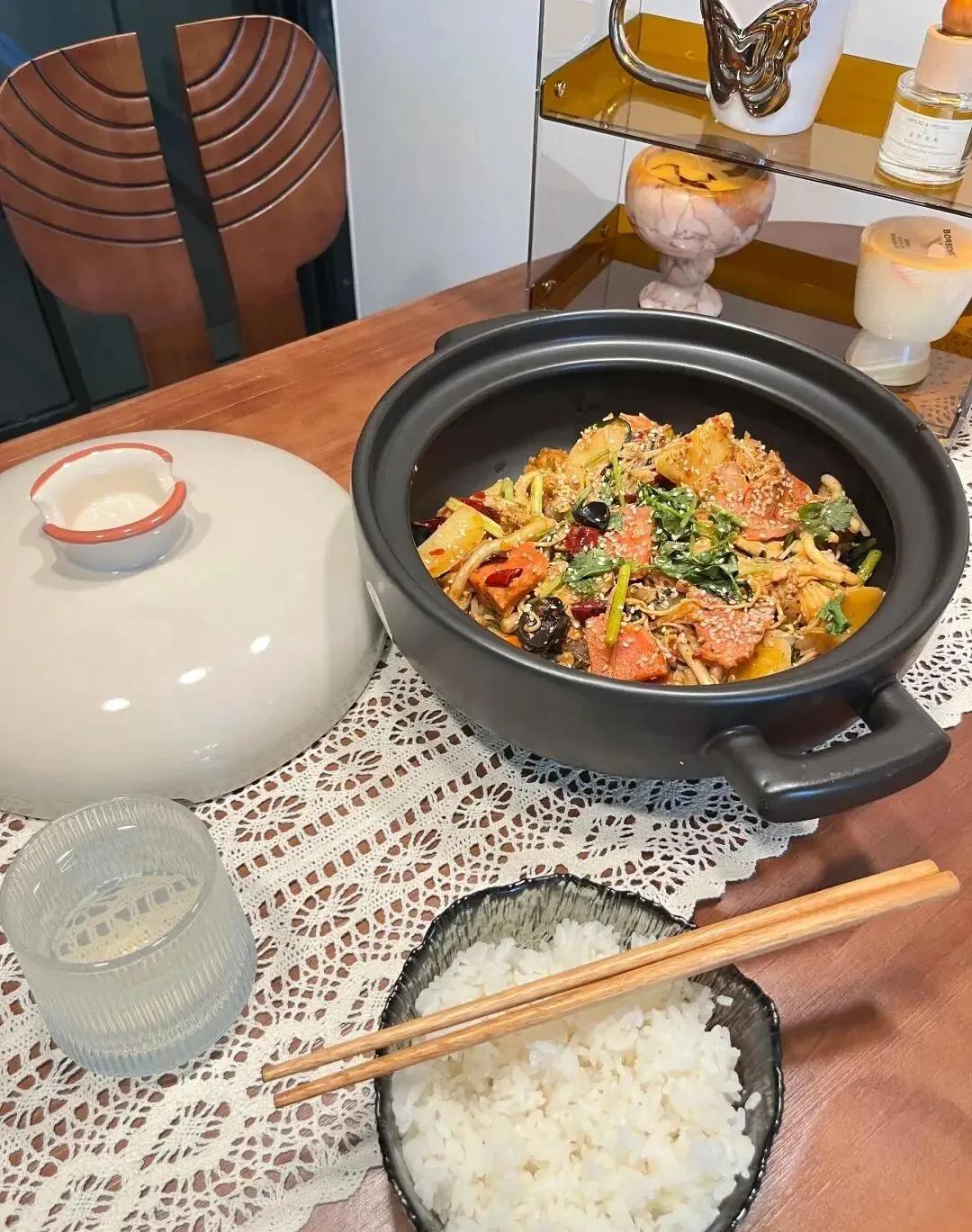 Bạn không thiếu nồi - bạn chỉ mua sai: 4 món này đủ cho cả căn bếp, mua thêm chỉ tốn tiền - Ảnh 3.