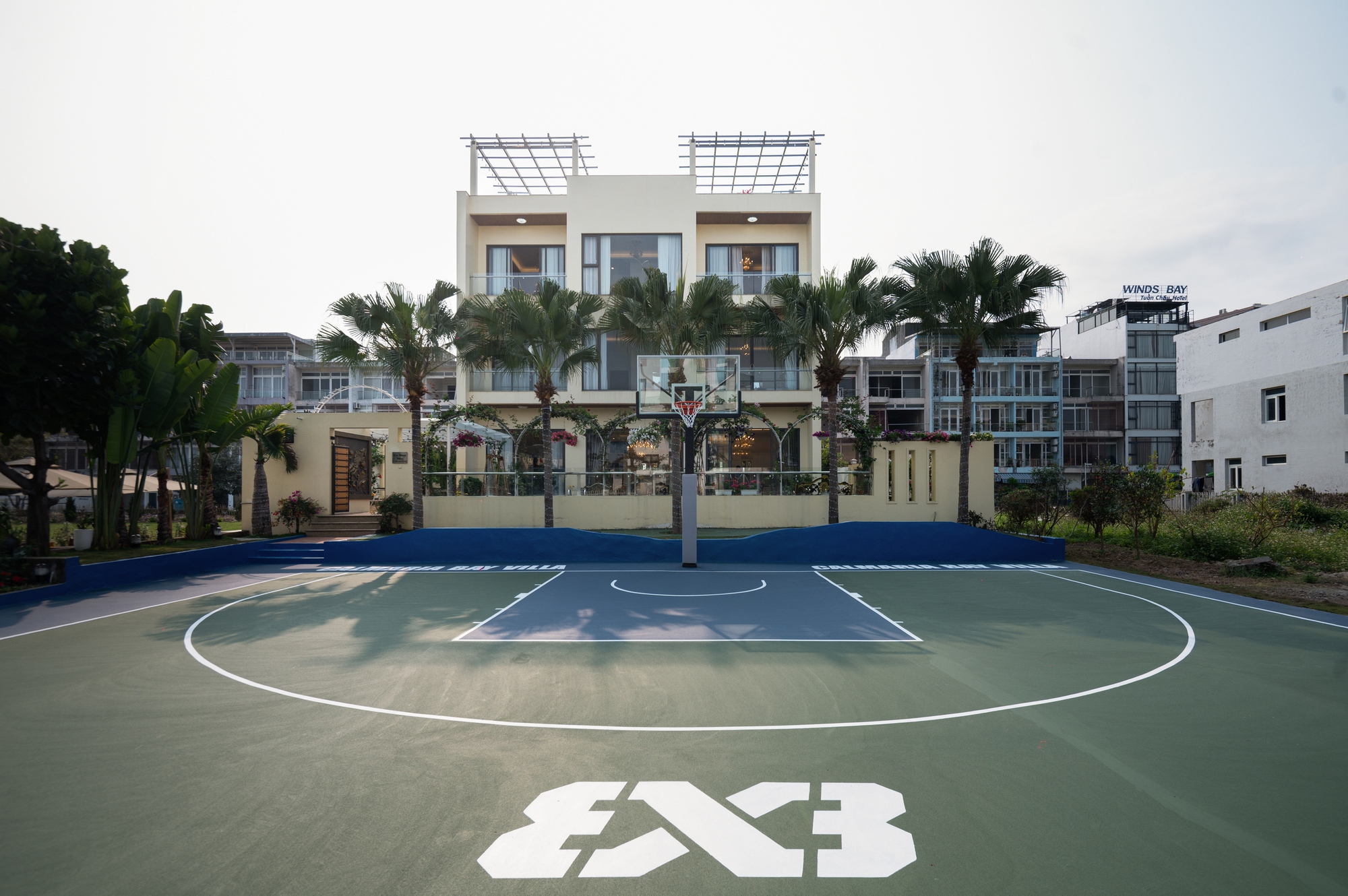 Biệt thự 1000m2, 10 phòng ngủ, có cả sân bóng rổ của nữ NSƯT, trưởng khoa thanh nhạc đình đám - Ảnh 8.