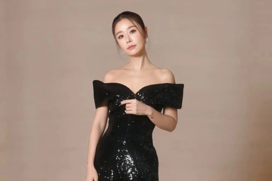Lâm Tâm Như quá trẻ ở tuổi 50 nhờ quyết tâm loại bỏ 1 đồ uống - Ảnh 4.