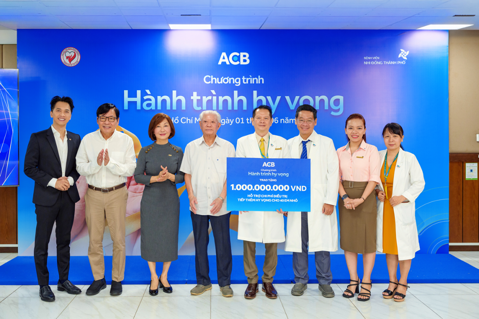 ACB chào đón sinh nhật lần thứ 33 bằng chuỗi sự kiện hướng đến cộng đồng đầy ý nghĩa - Ảnh 2.
